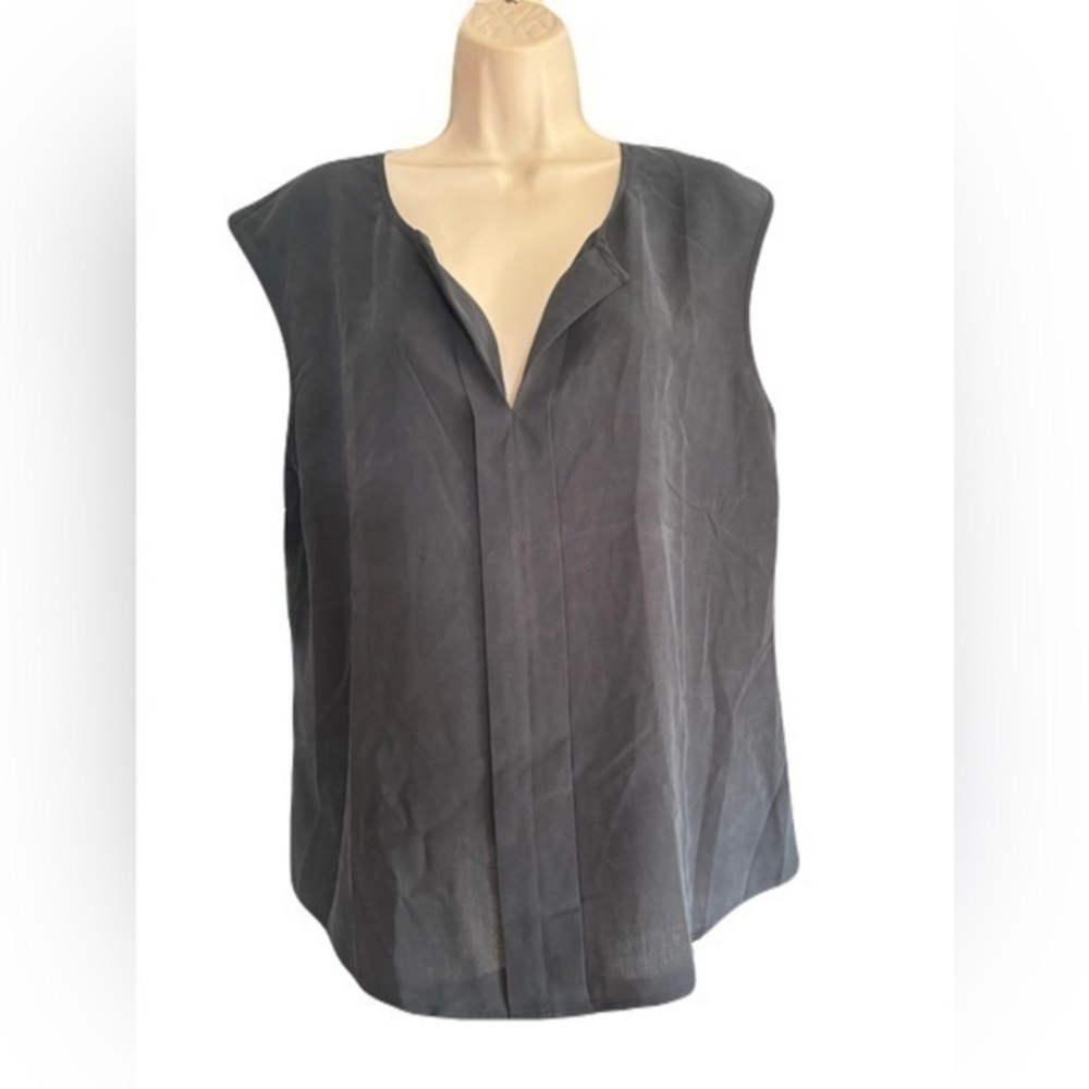 NWT Black Sleeveless Go by GoSilk Top Size Large